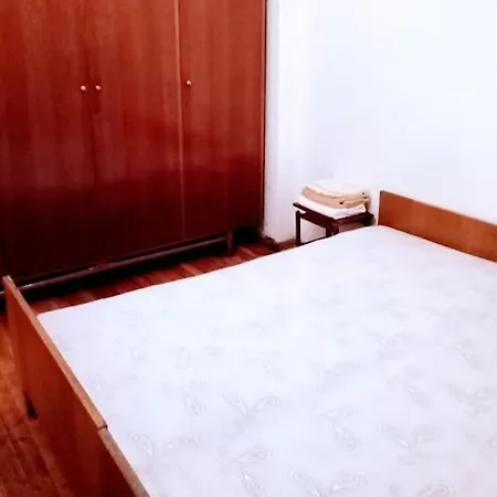 Across Universities In * 塞萨洛尼基